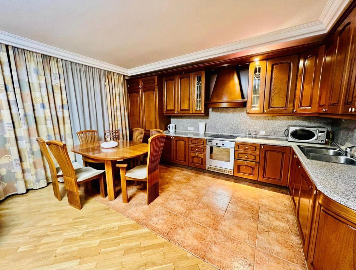 יירבאן Family Spacious 3 Bedroom Apartment In The Middle Of City Center, Next To North Avenue מראה חיצוני תמונה